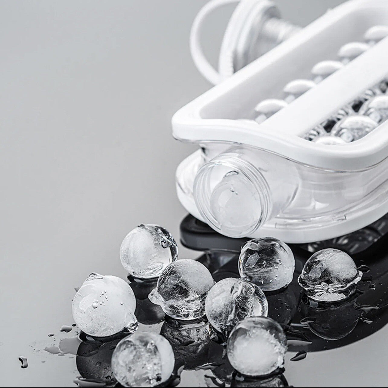 Ice ball making bottle